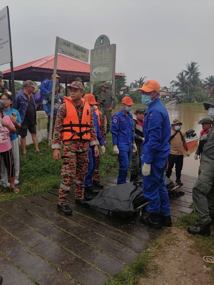 Mayat Mangsa Perahu Karam Di Lundu