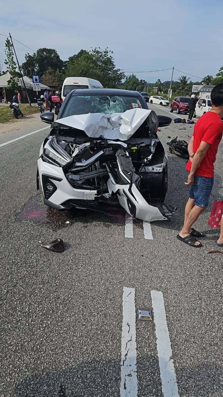 Penunggang Motorsila Maut Bertembung Kereta 03