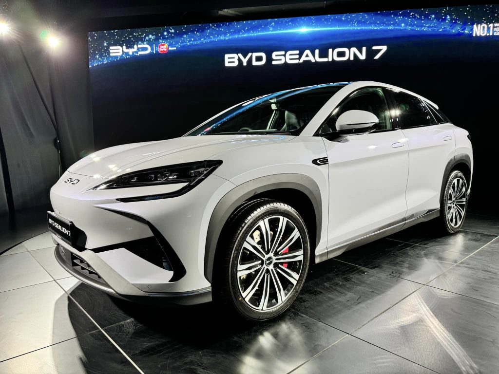 Byd Sealion 7 01